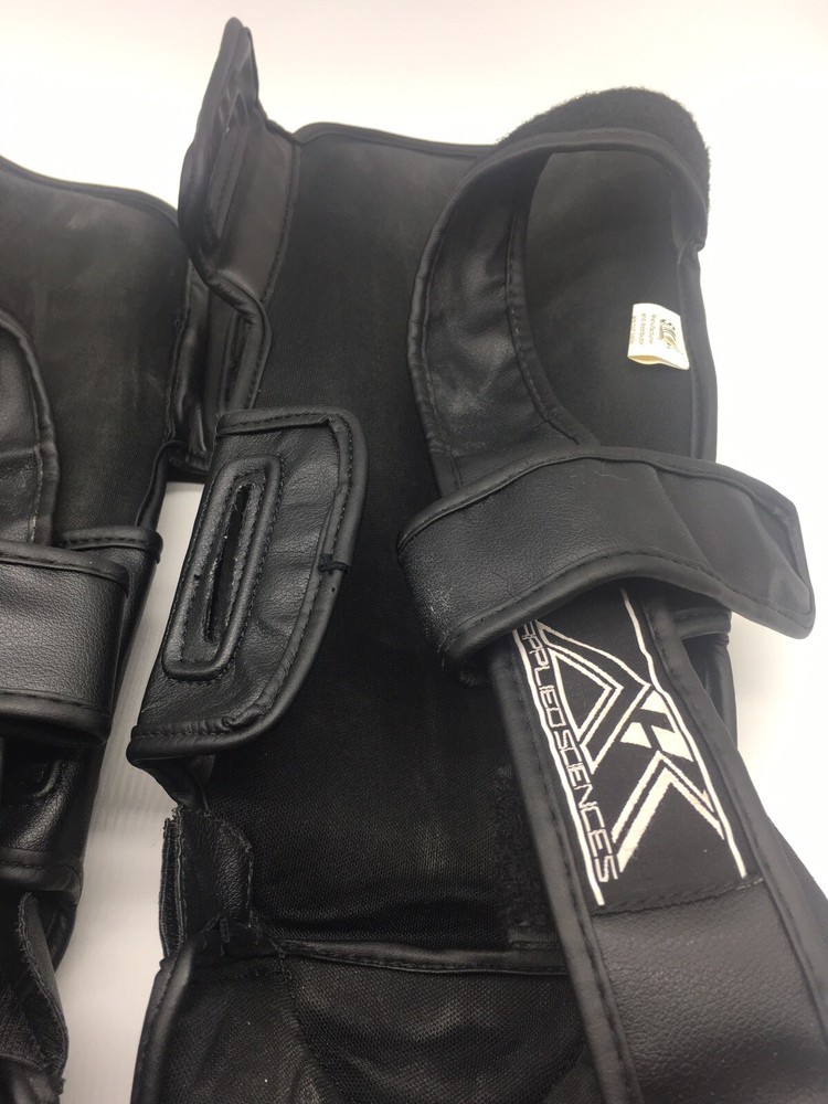Muay thai shin guards small Used Good Condition