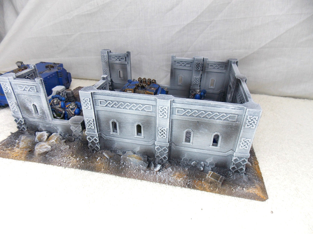 WARGAMING TERRAIN PAINTED BUILDING