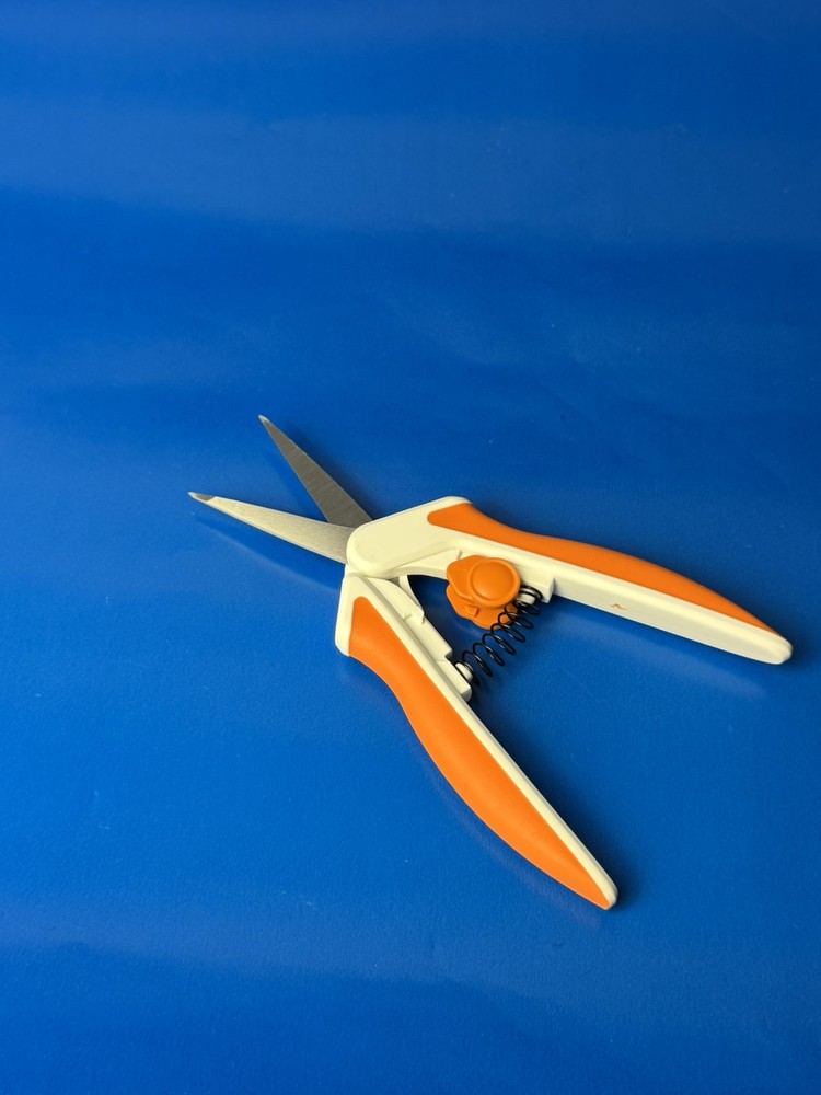 Fiskars Fabric Snips - 5” Scissors - NEW
