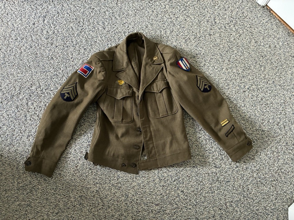 Original WW2 US Army Sergeant Uniform Jacket with Patches