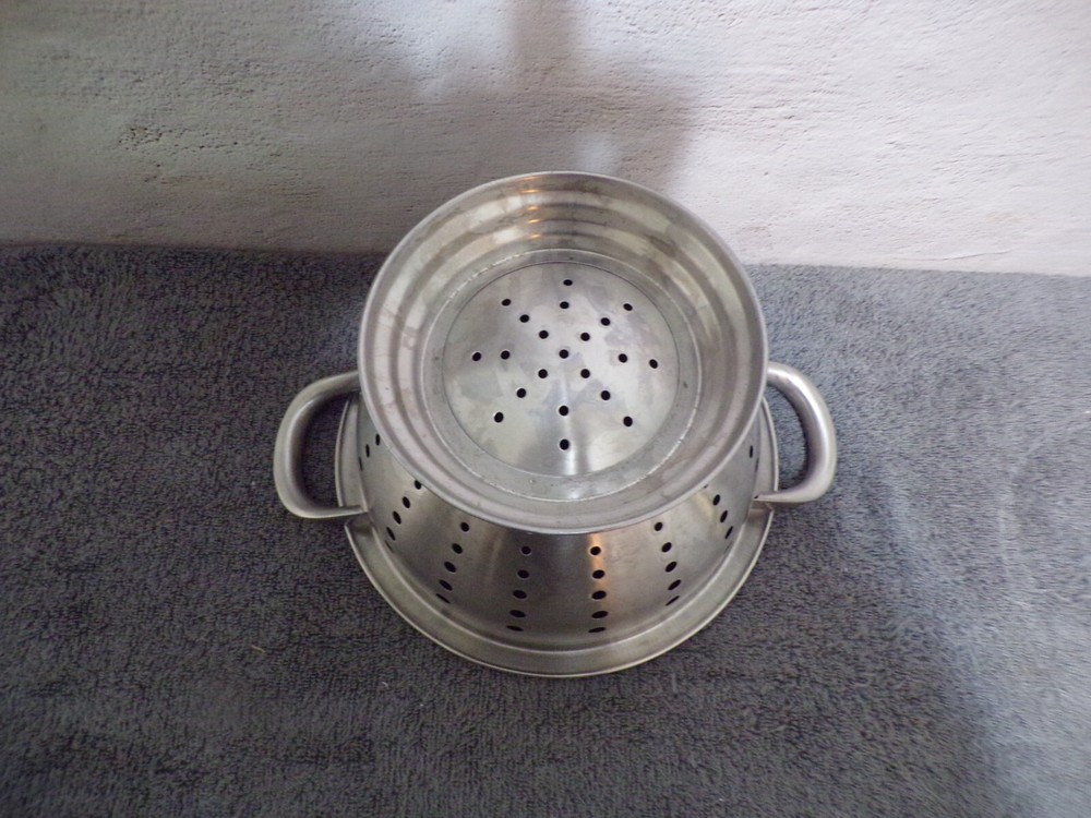 Stainless Steel Strainer Colander 9"