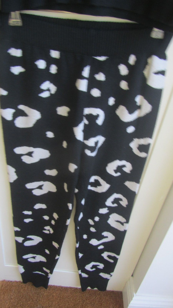 oasis black/white leopard knitted tracksuit size s