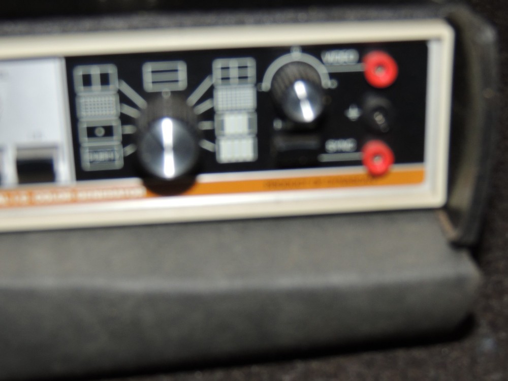 B+K Precision 1248 Digital I.C. Color Generator w/ Case