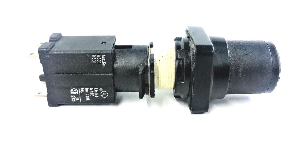 SQUARE D 3 POSITION SELECTOR SWITCH D5L80DU20 NOS