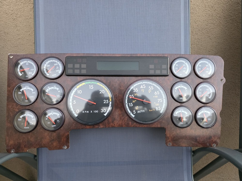 Freightliner Century Cluster Dash Panel A22-48313-011