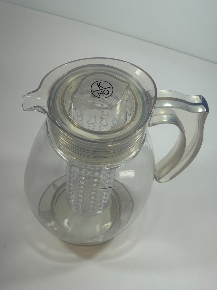 Water Infuser Pitcher- Fruit/Veg. Infusing Water Pitcher With built in ice pack