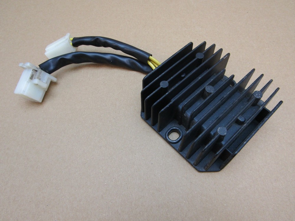 SYM Symphony 125 SR E4 2021 3,219 miles regulator rectifier (9041)