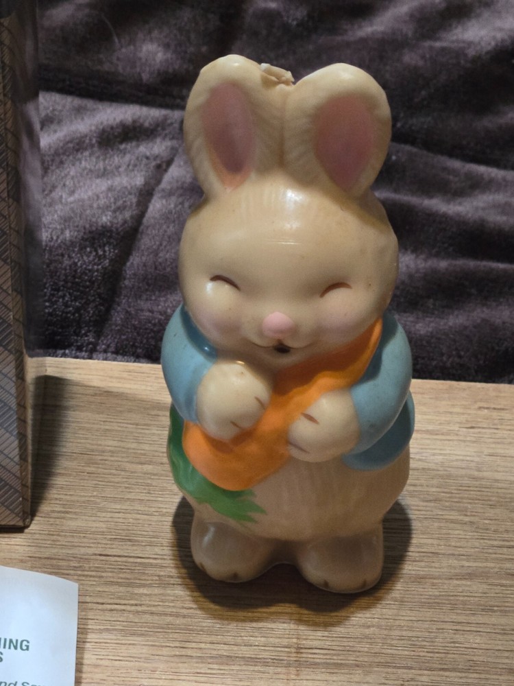 Vtg 1980s "PETER RABBIT EASTER CANDLE" Avon 'Bunny Patch' Collection