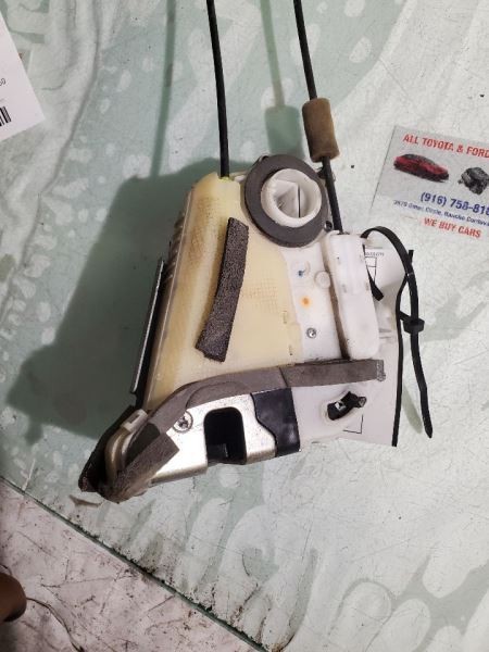 PRIUS 2011 LH REAR DOOR LATCH 31450