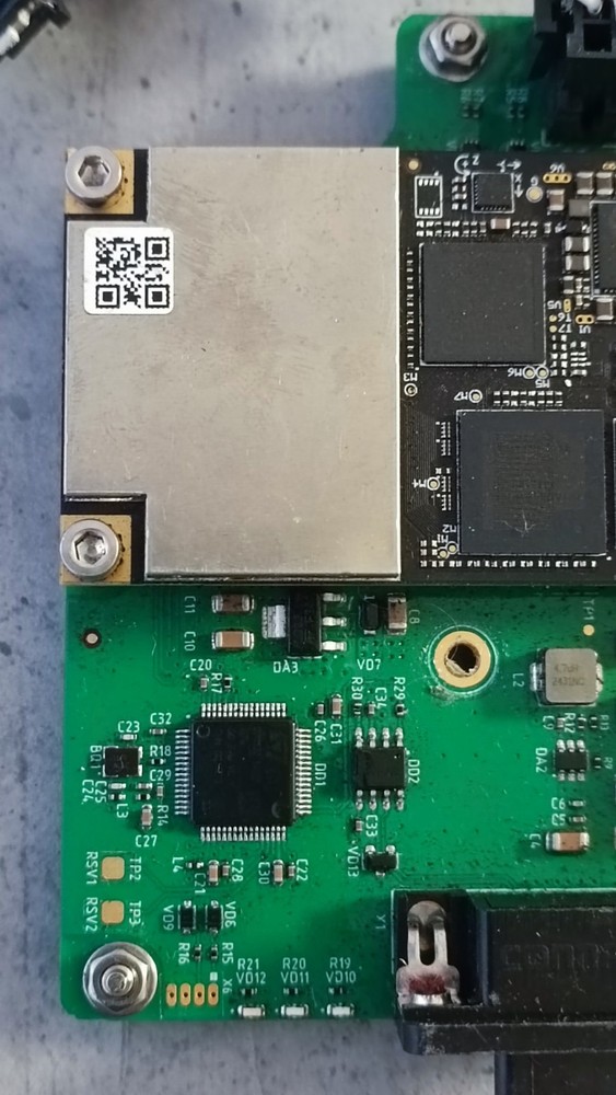High-tech GNSS receiver module of the controller/navigation unit.