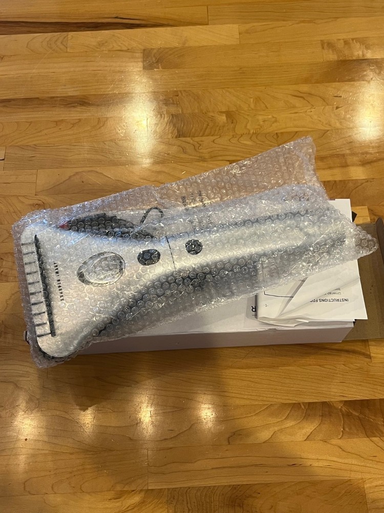 Sharper Image Heated Ice Scraper, BRAND NEW