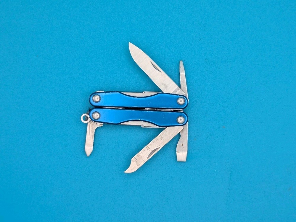 Leatherman Squirt S4 Multi-Tool, Key Ring, Retired, BLUE!