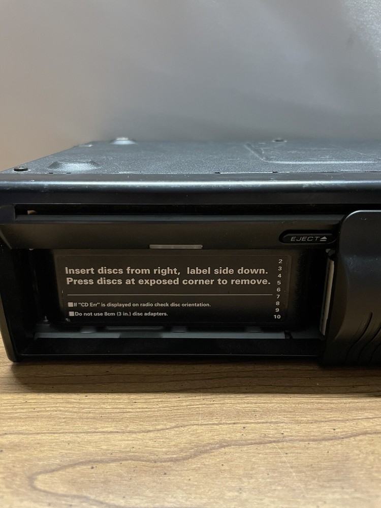 Jeep 10 Disc CD Auto Changer P56042129AJ - UNTESTED