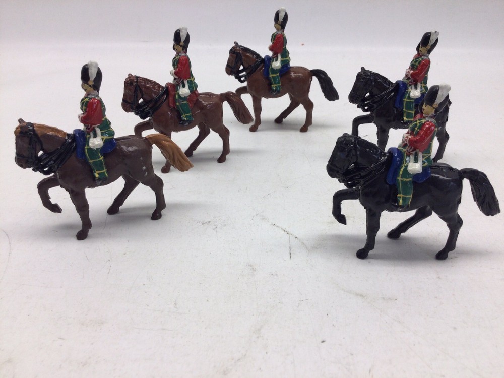 4) Lead Gordon Highlander Figures On Horseback