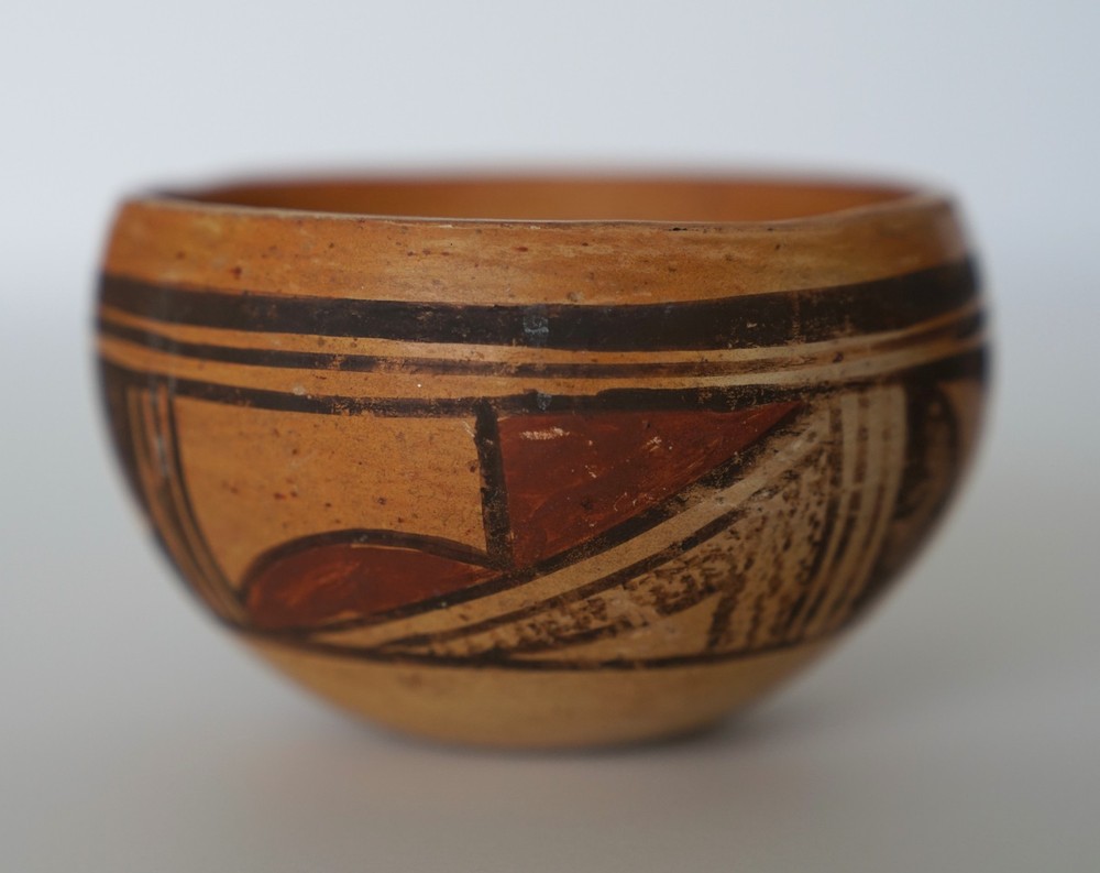 Native American Navajo Pottery Signed Handpainted