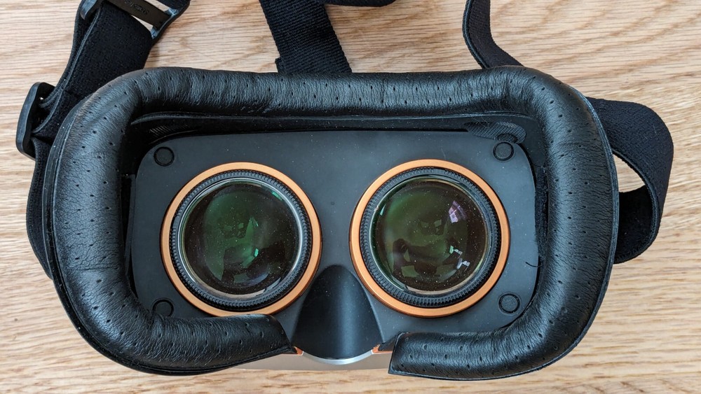 SnailVR SVR Immersive 3D VR Headset - Missing controller