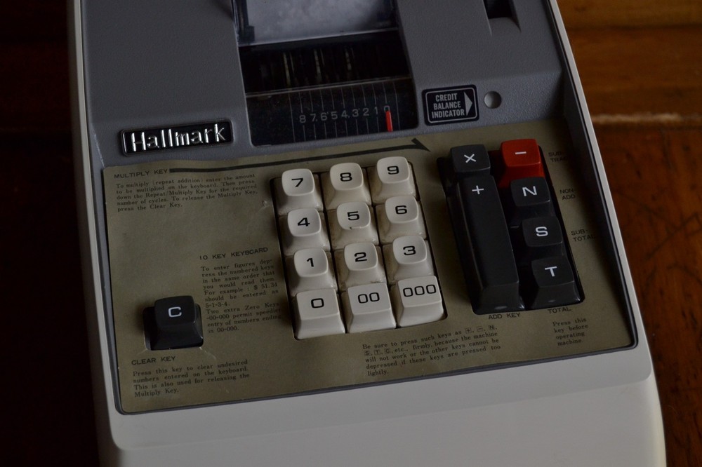 Vintage Tokyo Hallmark Model AM-893 Adding Machine Calculator