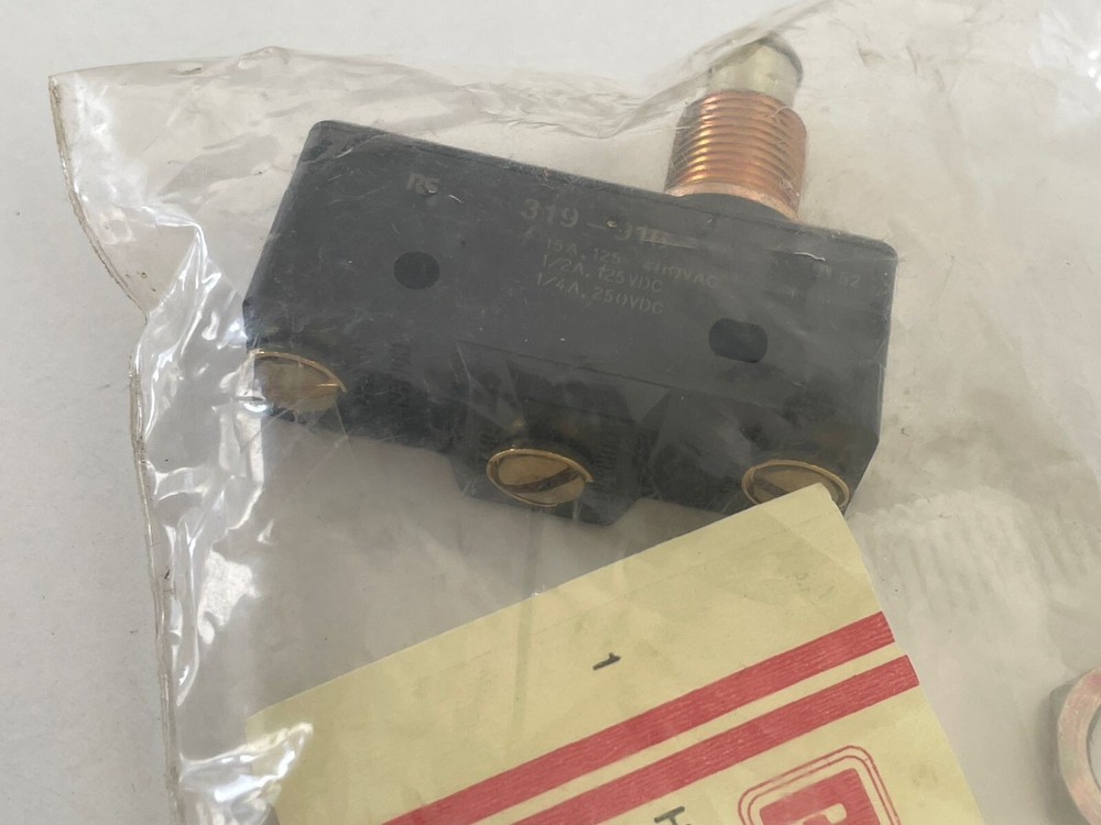 RS Components / Plunger Micro Switch / 319-916
