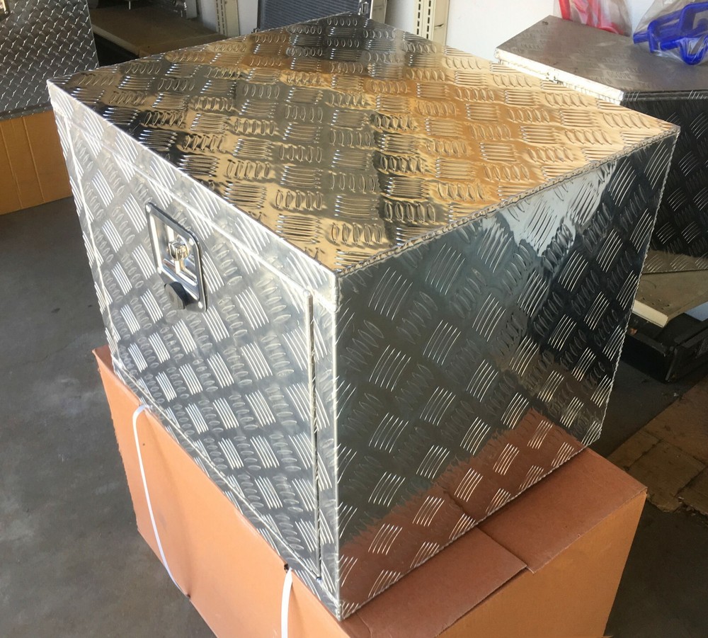 24"X19"X 20" Aluminum FIVE BAR PATTERN Underbed Tool Box Trailer