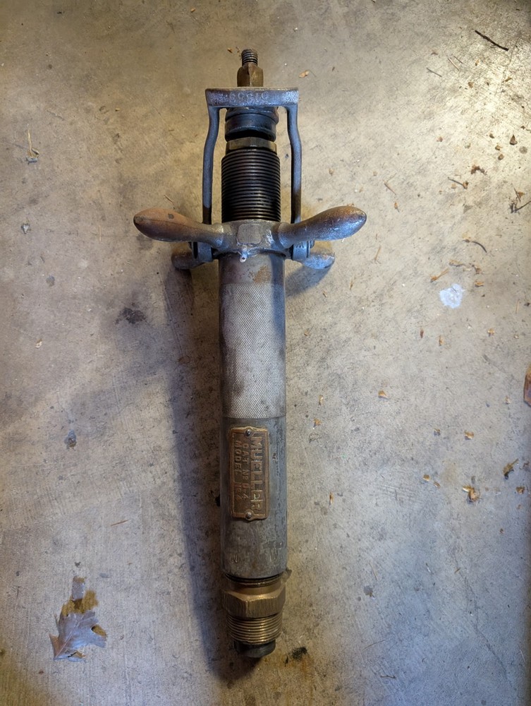 Mueller Model D4 Drilling/Tapping Machine