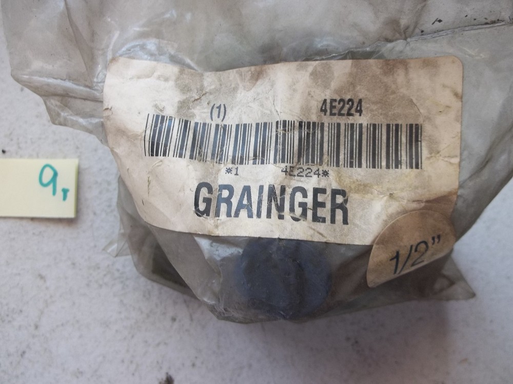 NEW IN PKG GRAINGER GAS PRESSURE REGULATOR 4E224 (184-2)