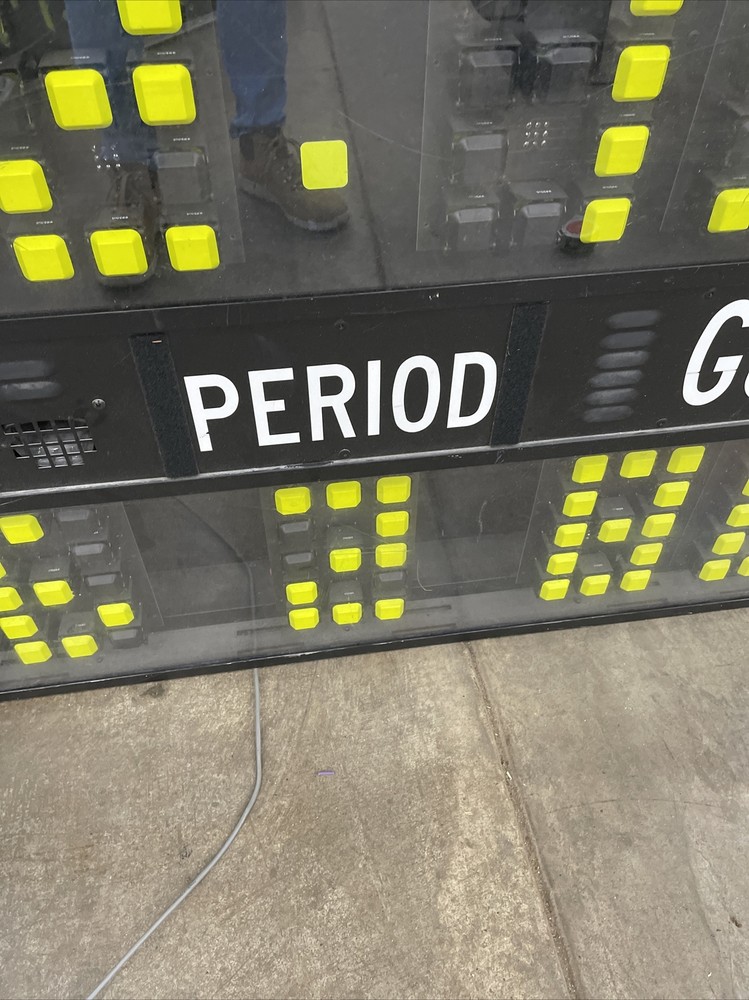 Vintage Daktronics MS-1000 Scoreboard, Powers On, As Is, See Details Needs Work