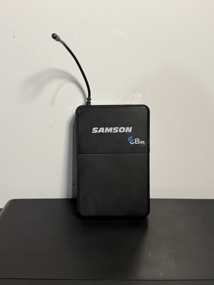 Samson CR88 Wireless Receiver w/samson cb88 transmitter & headset - Works Great!