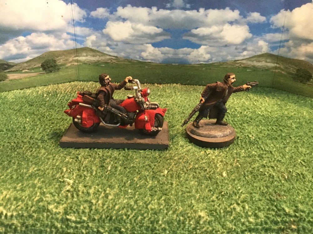Motorcycle Mercenary Mounted & Unmounted (2) 25mm