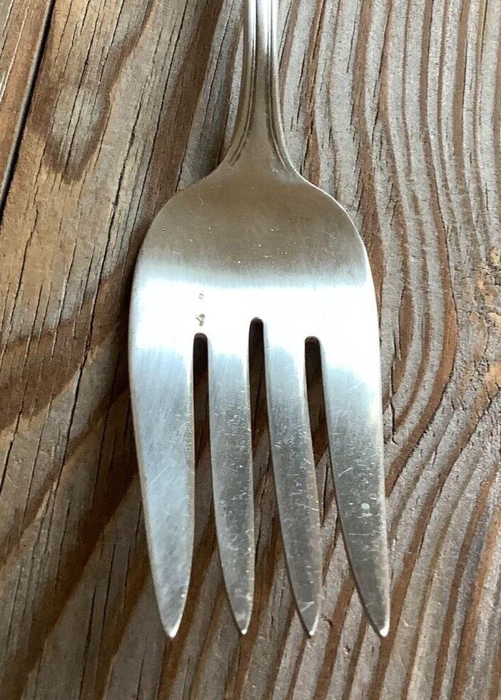 VALENCIA SILVER PLATE - (mid-cent) VALENCIA - COLD MEAT SERVING FORK - 8 5/8"
