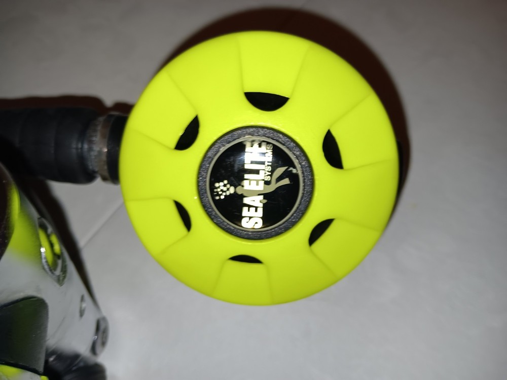 Scuba Diving Valves and Regulators with Hoses