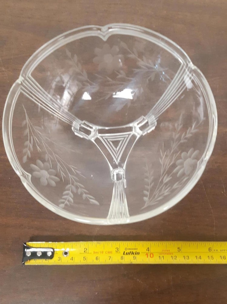 Elegant Crystal Decorative Bowl