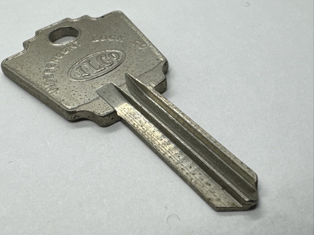 ilco 1172 Uncut Key Blank / Curtis OL2 - NOS