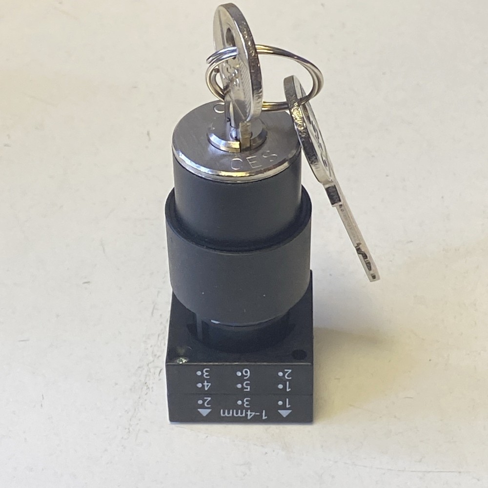 Siemens 3SB3000-4LD11 Key Switch