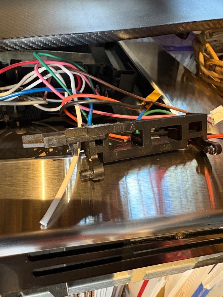 EI30MO45T Electrolux Microwave 24" oven Control Panel Microswitch Hinge