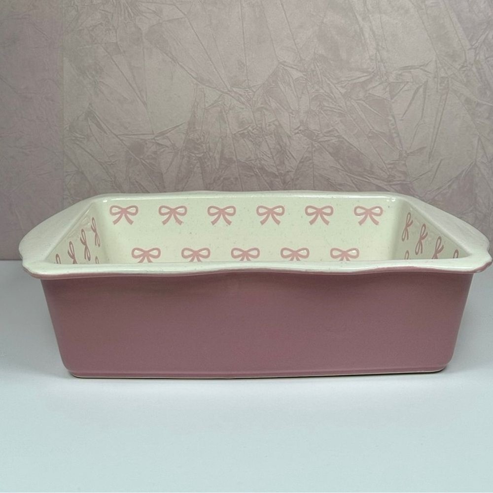 Elegant Ceramic Baking Dish with Pink Bow Design