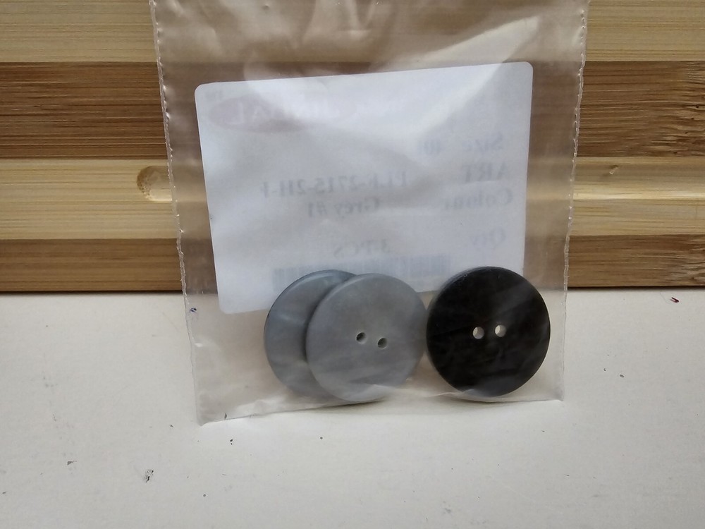 3 Pearlized Silver Grey Plastic Sew-through Buttons 40L Grey #1