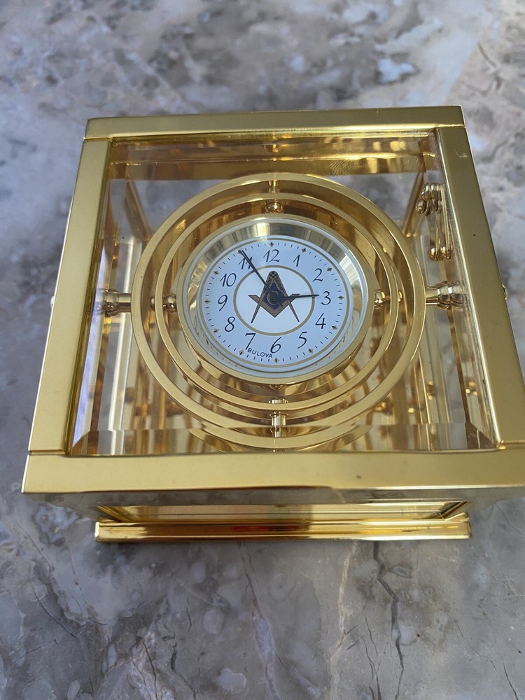 Bulova swivel Desk clock brass glass box, needs battery