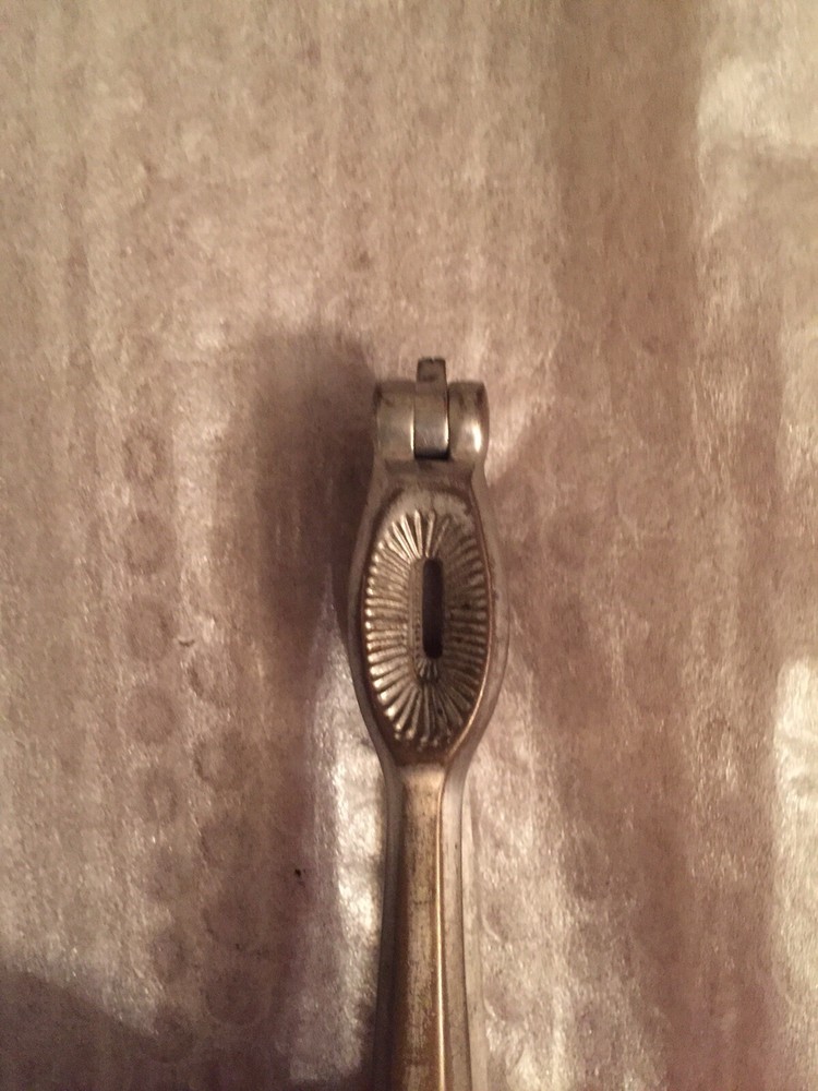 HIGH QUALITY ANTIQUE 18TH CENTURY 1700'S SOLID WROUGHT IRON NUTCRACKER ENGLAND