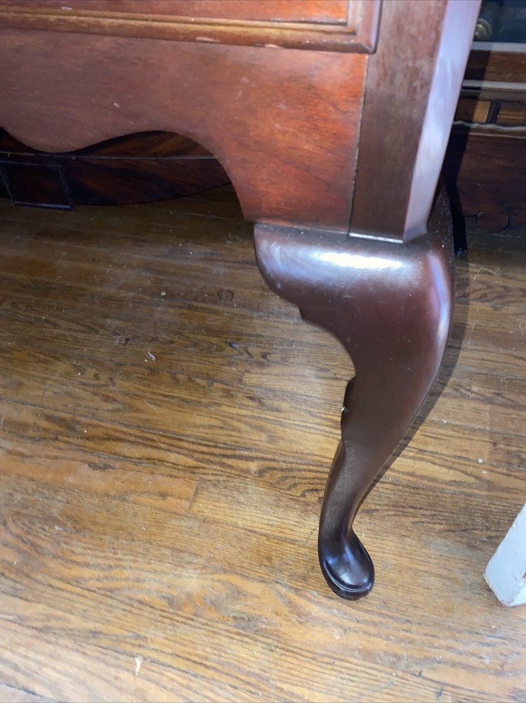 Very Nice LINK-TAYLOR Heirloom Solid Mahogany Queen Anne Buffet