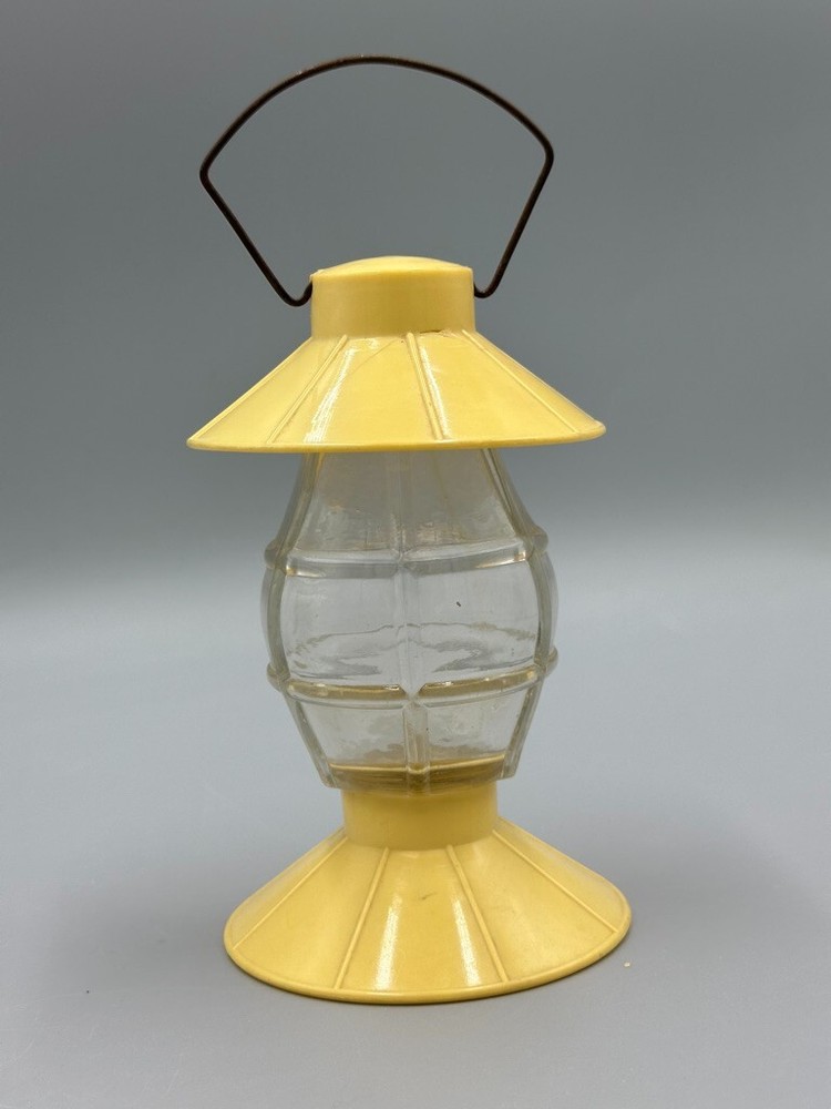 c 1950 Railroad LANTERN Yellow Plastic & GLASS CANDY CONTAINER Millstein A&E 448