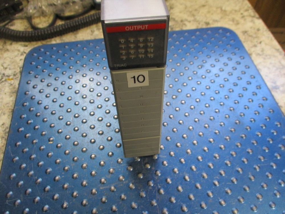 ALLEN BRADLEY OUTPUT MODULE SER B 1746-OA16