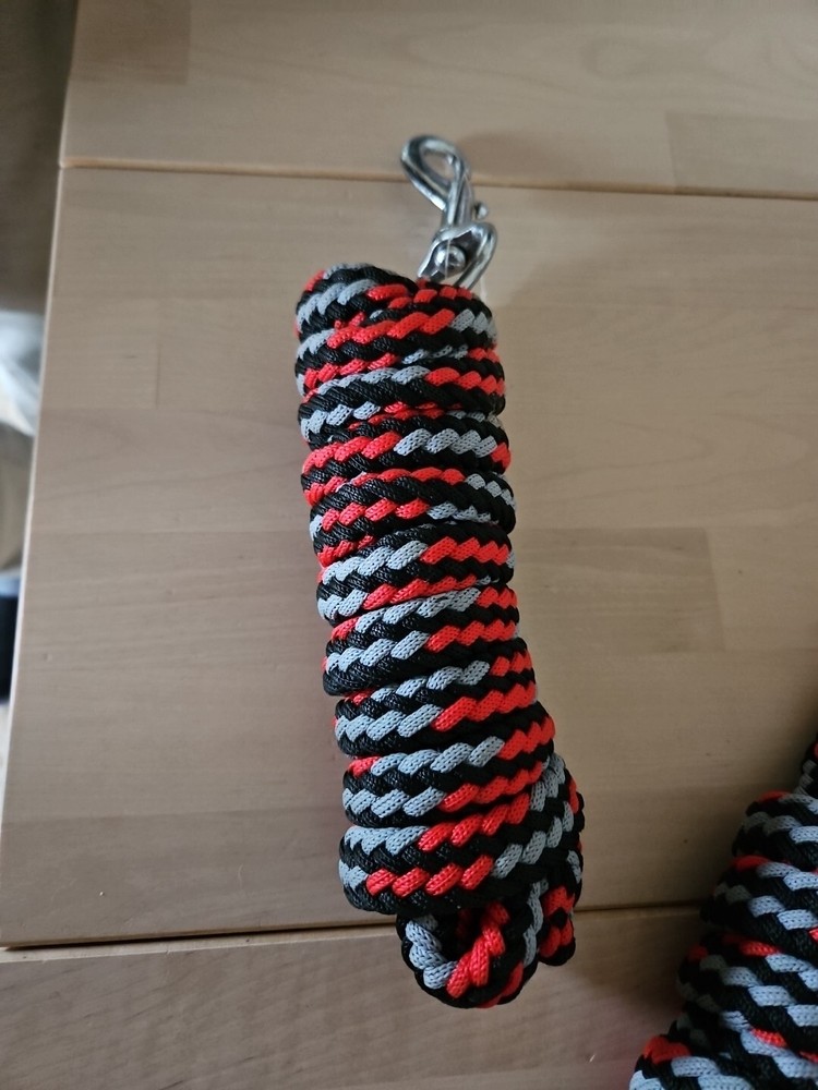Gray And Red Lead Rope