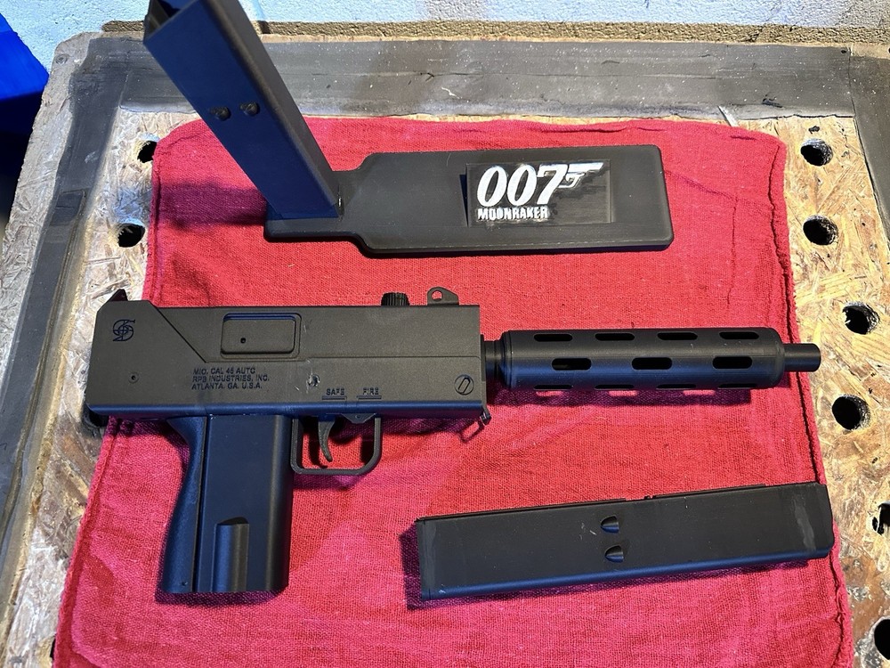 James Bond 007 Moonraker Mac 10 Replica Prop - 3D printed Kit