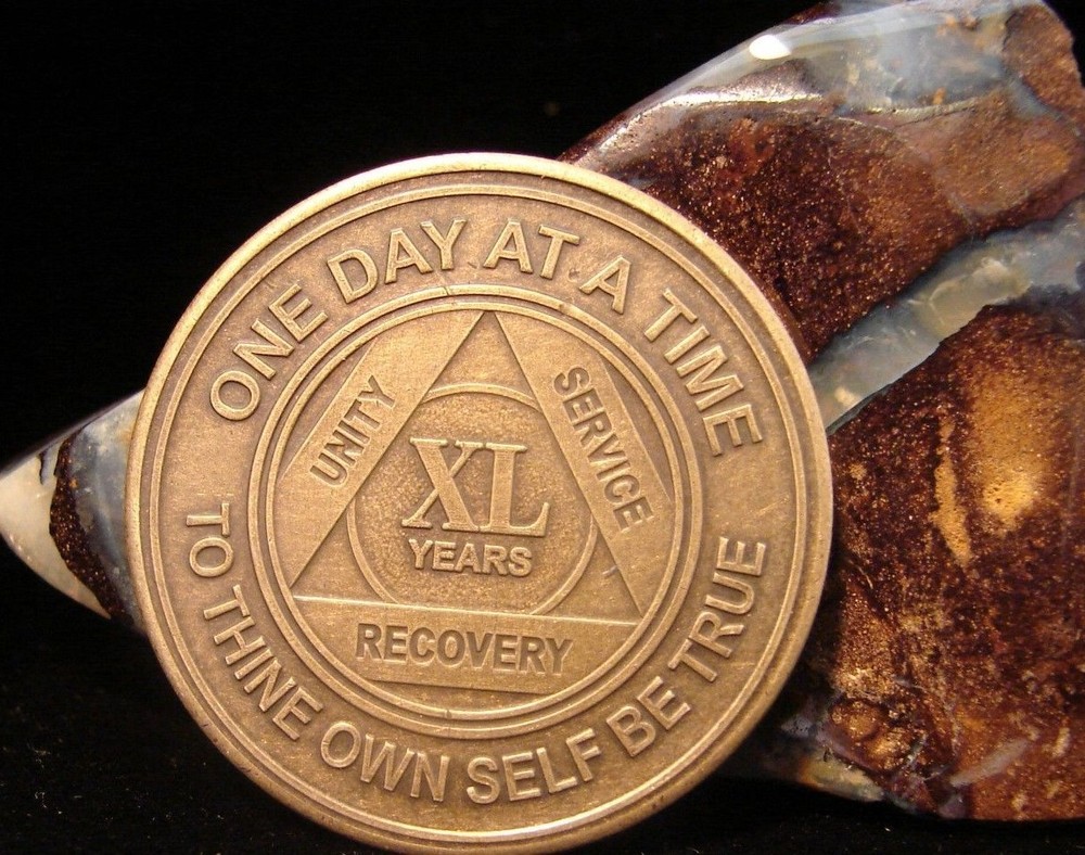 Alcoholics Anonymous AA 40 Year Bronze Medallion Token Chip Sobriety Sober