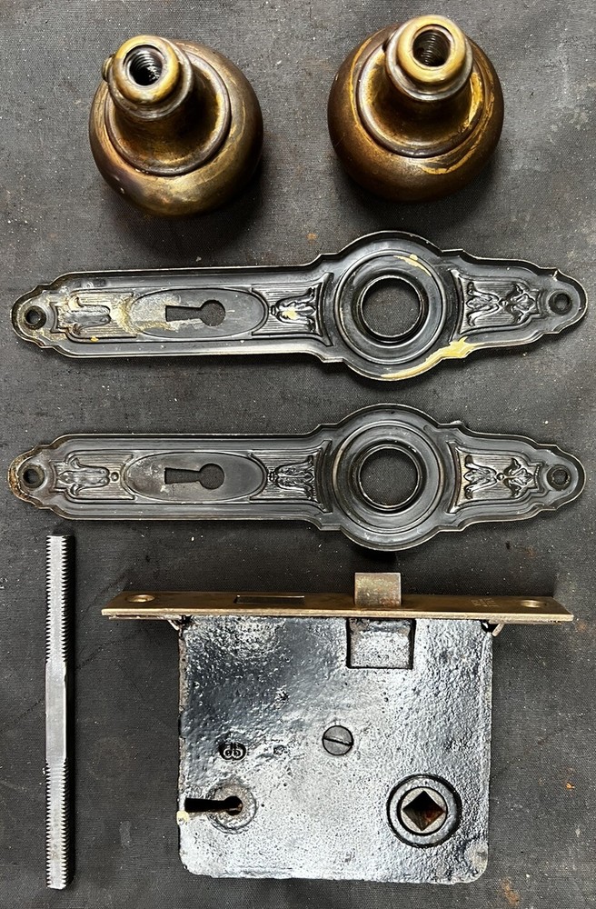 Art Deco Yale Passage Set Knobs, Plates, Mortise