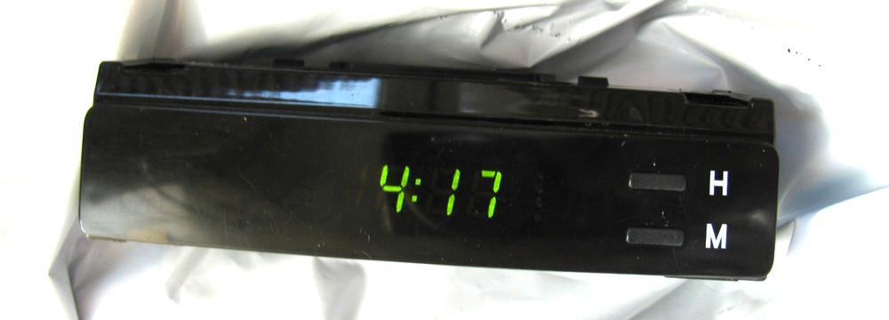 2003-2008 TOYOTA COROLLA DIGITAL CENTER DASH CLOCK