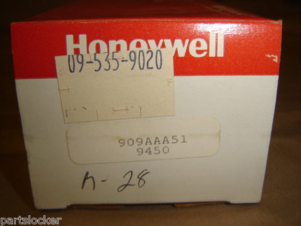 HONEYWELL 909AAA51 MICROSWITCH CMC PUSH BUTTON NEW