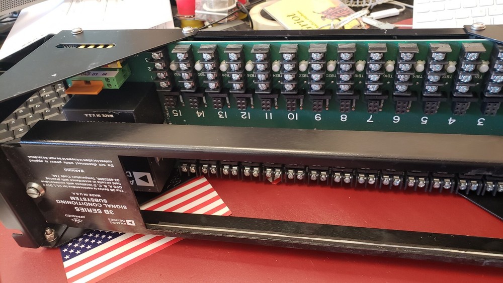 ANALOG DEVICES 3B01 16CH BACKPLANE MULTIPLEXER SYSTEM ( E1-2)