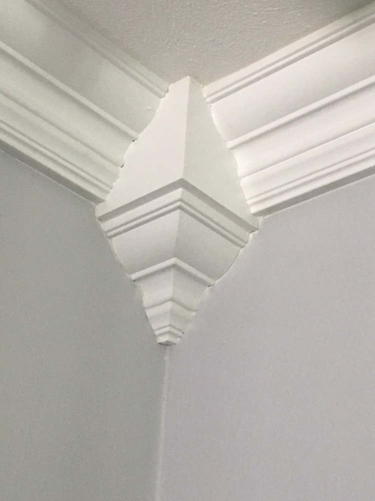 Crown Moulding inside Corners for 4 5/8" transition  16 pack