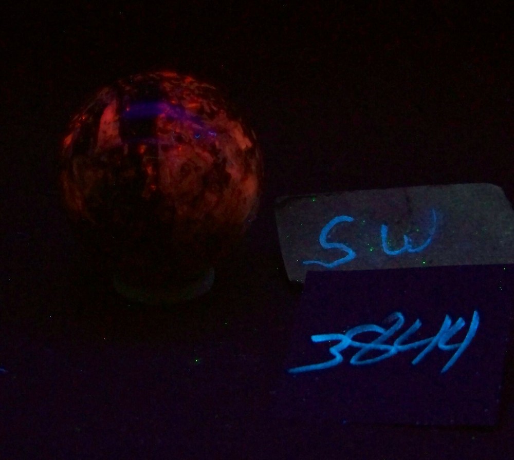 Fluorescent Calcite Sphere from AZ 33mm 3844